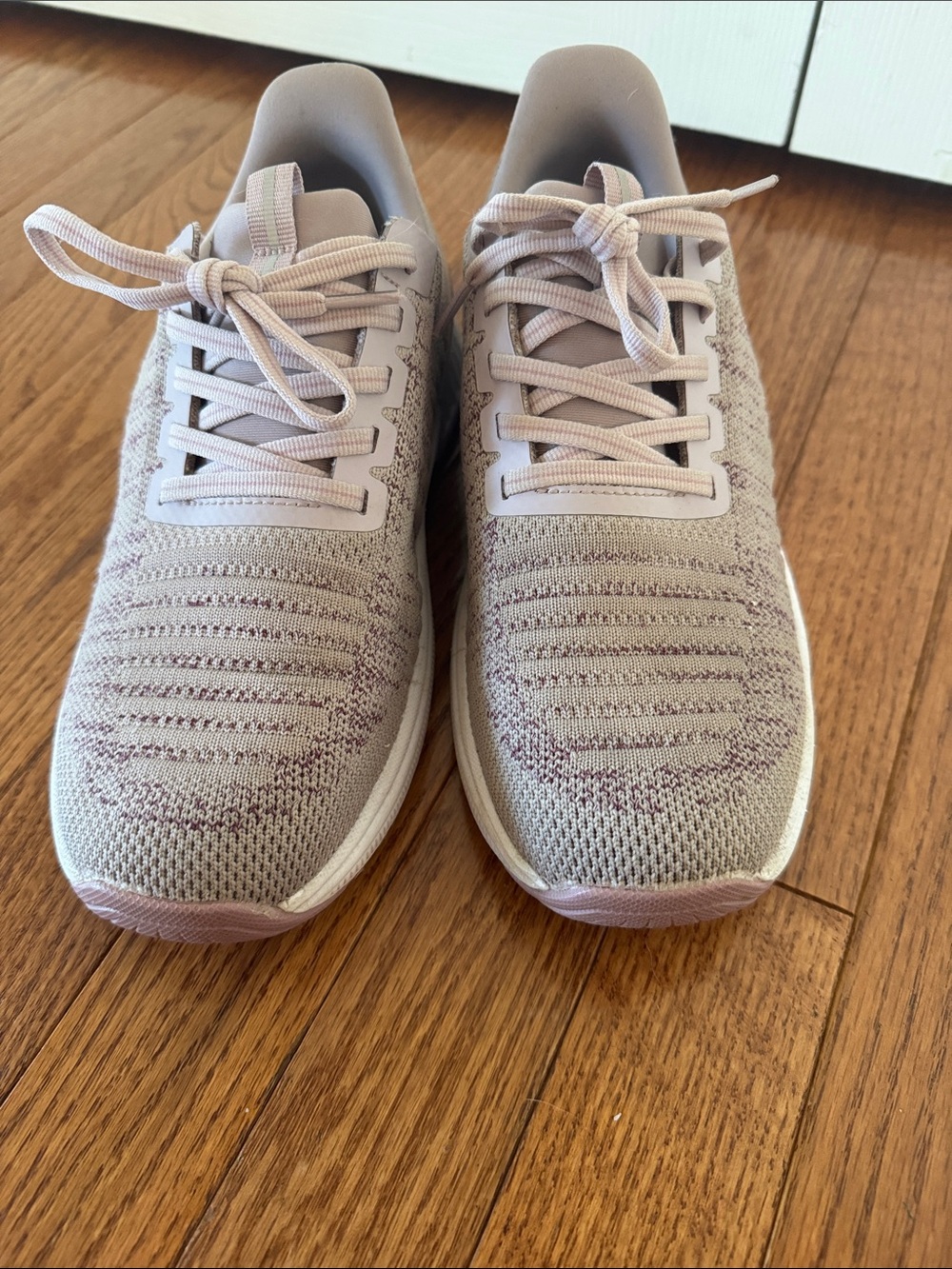 Light Mauve Knit Lace-Up Sneakers orthofeet kita hands free